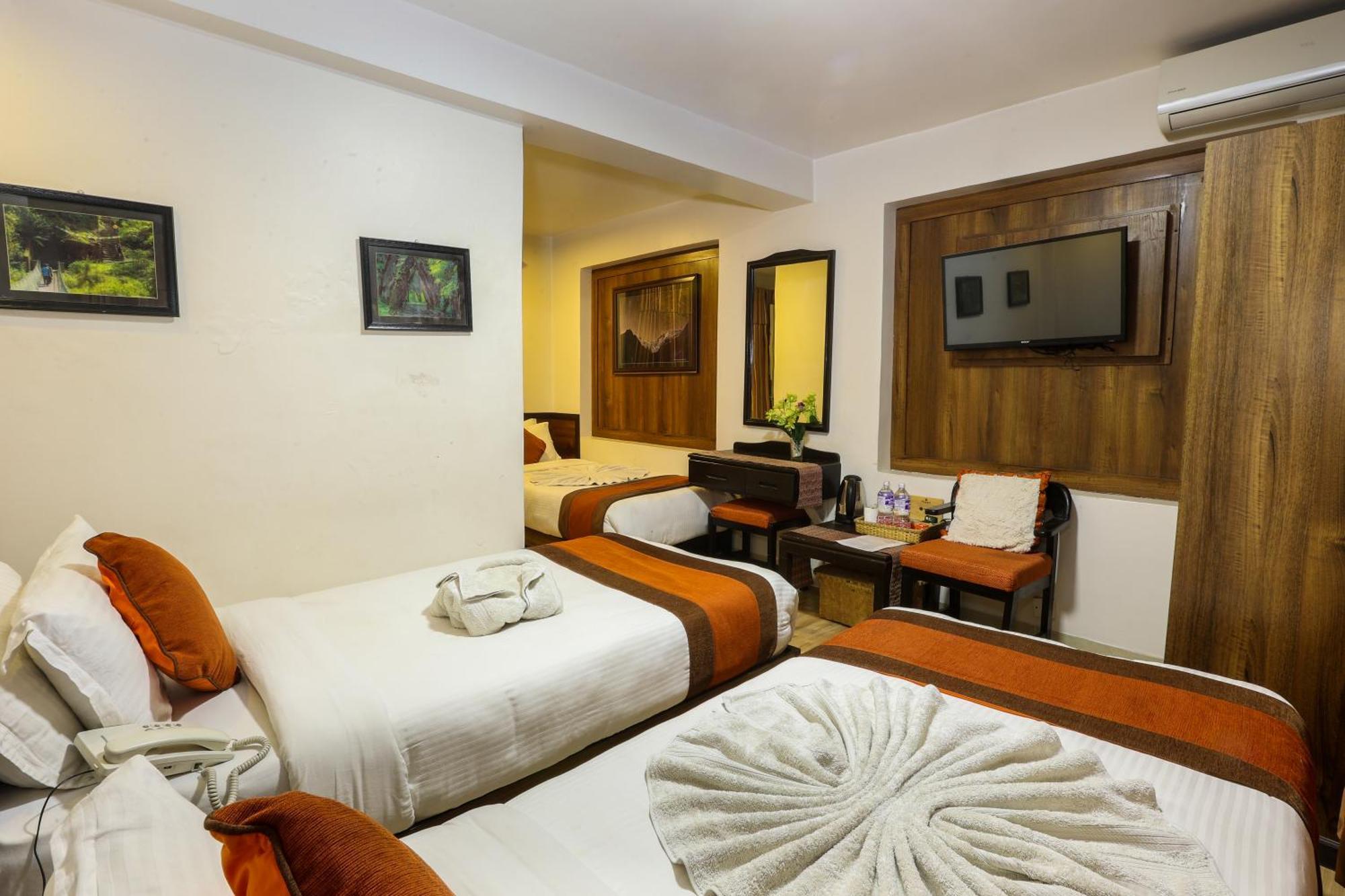 Hotel Himalayan Oasis Катманду Екстериор снимка