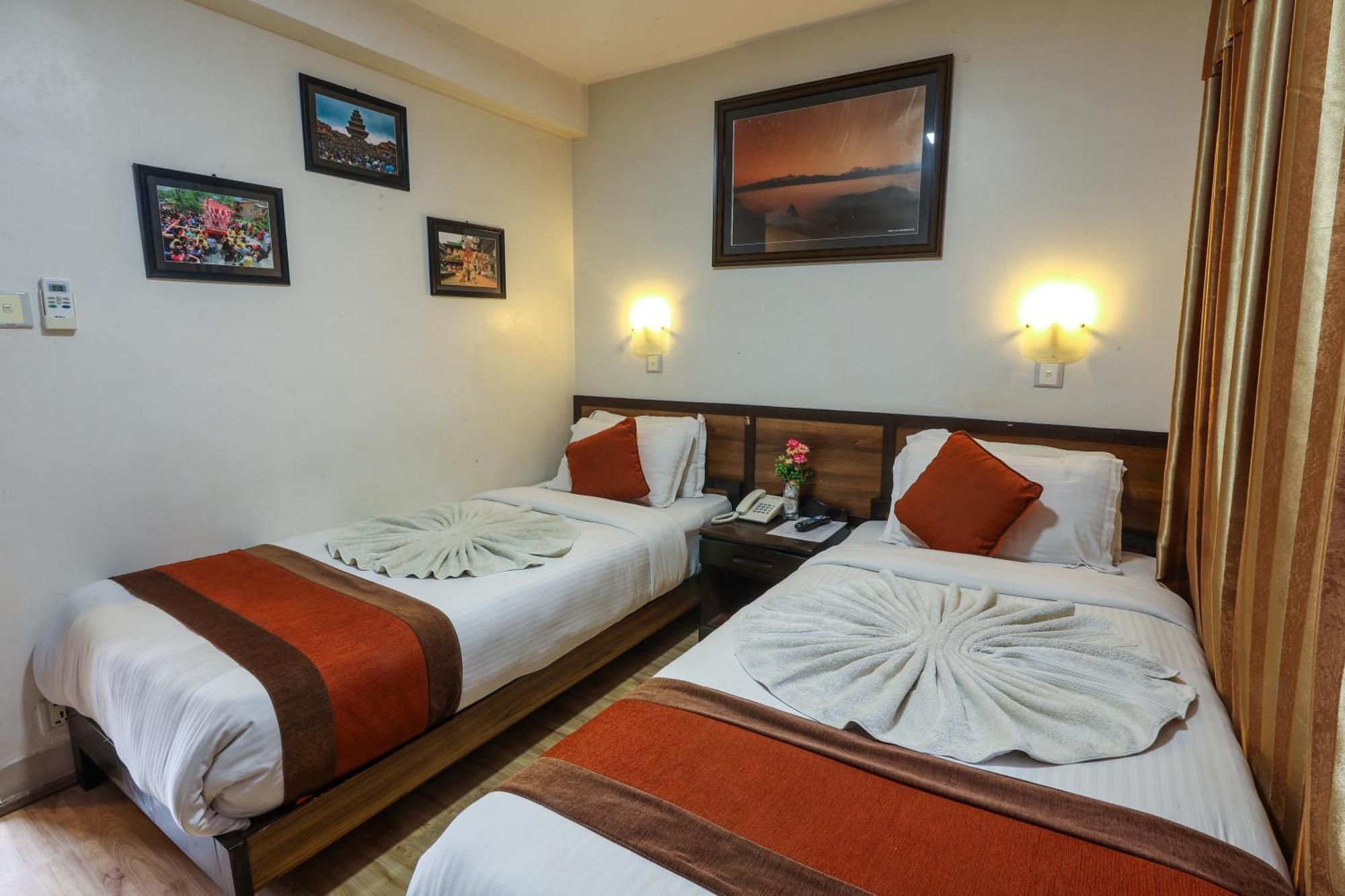 Hotel Himalayan Oasis Катманду Екстериор снимка