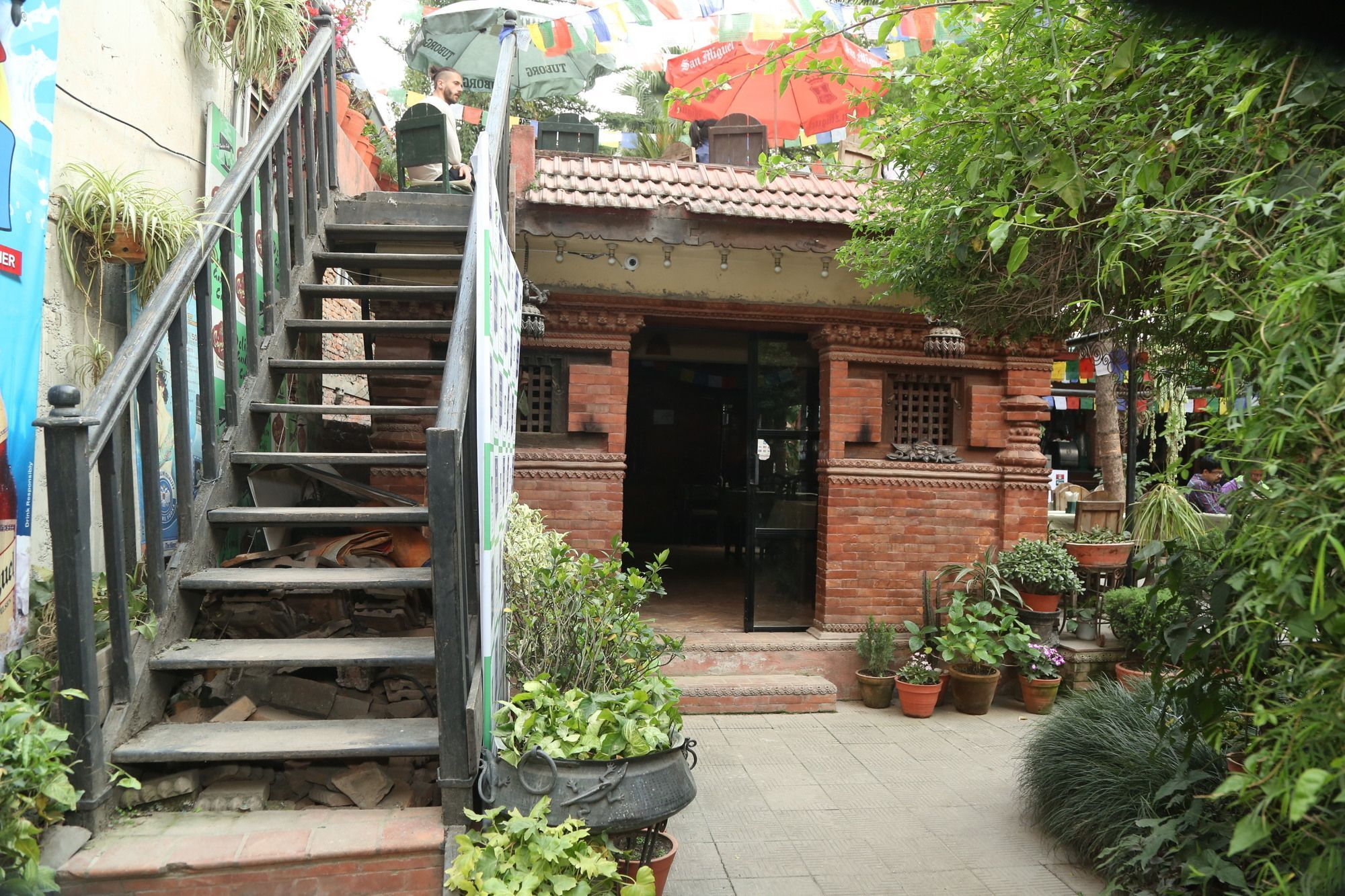 Hotel Himalayan Oasis Катманду Екстериор снимка