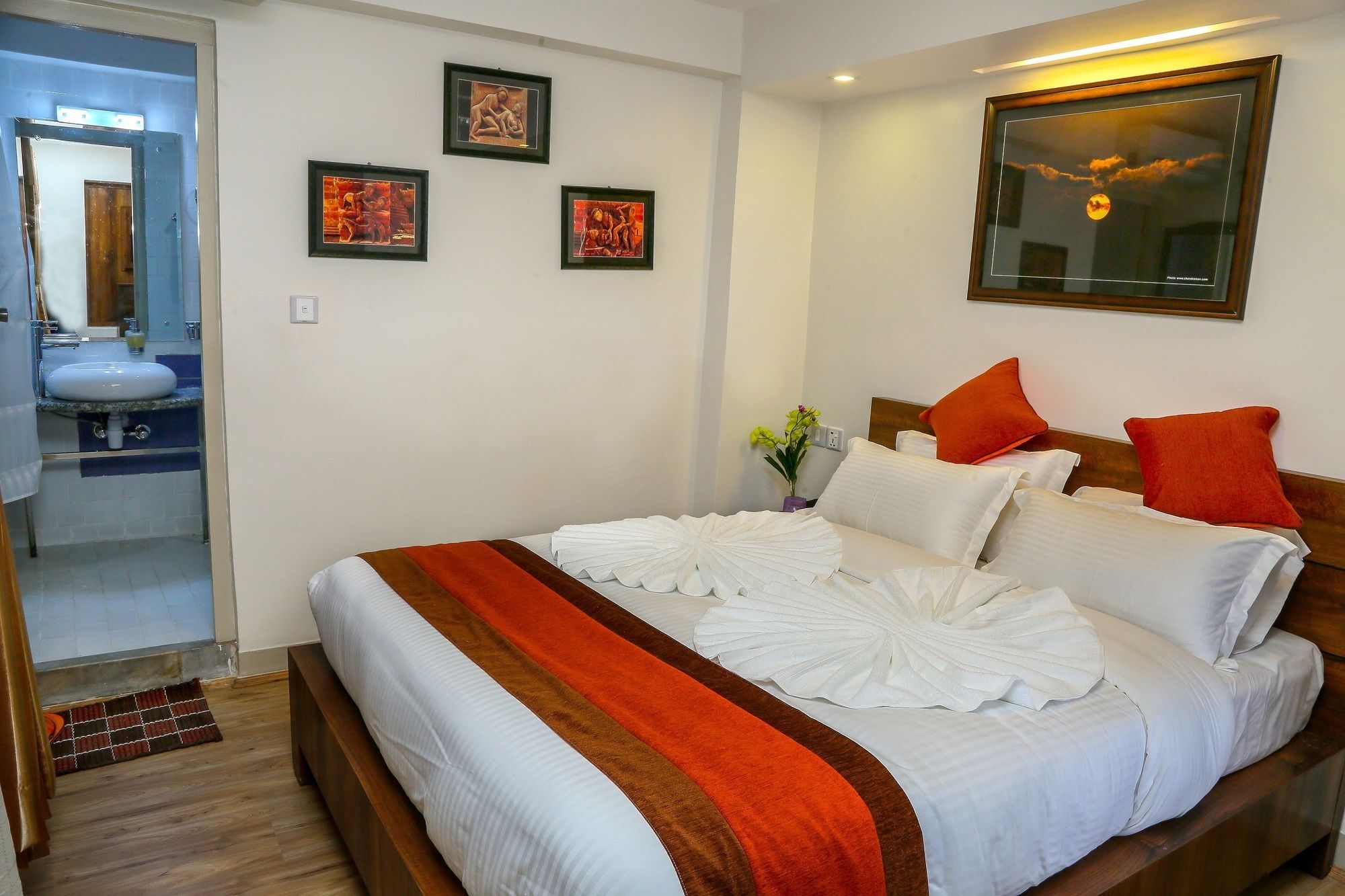 Hotel Himalayan Oasis Катманду Екстериор снимка