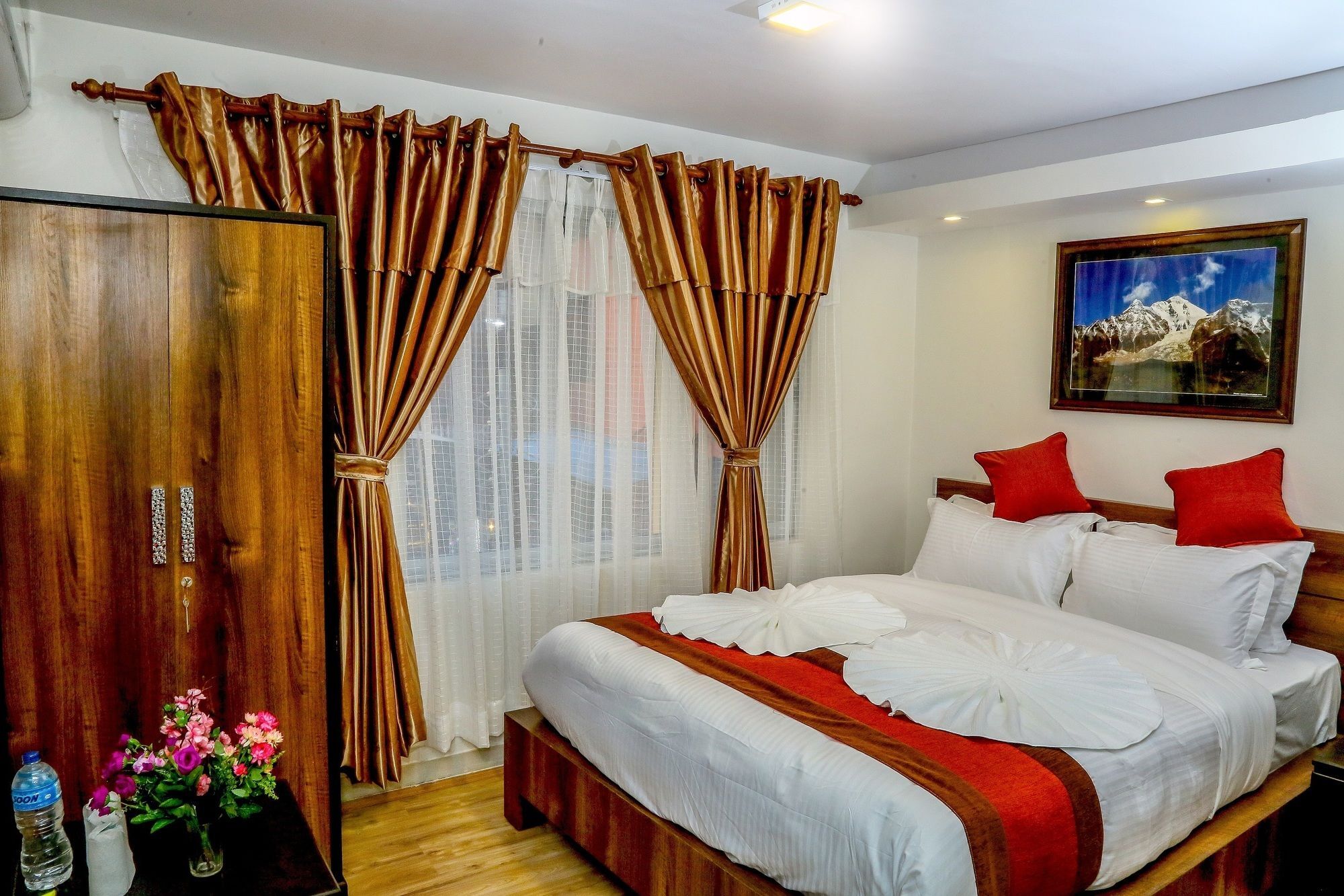 Hotel Himalayan Oasis Катманду Екстериор снимка
