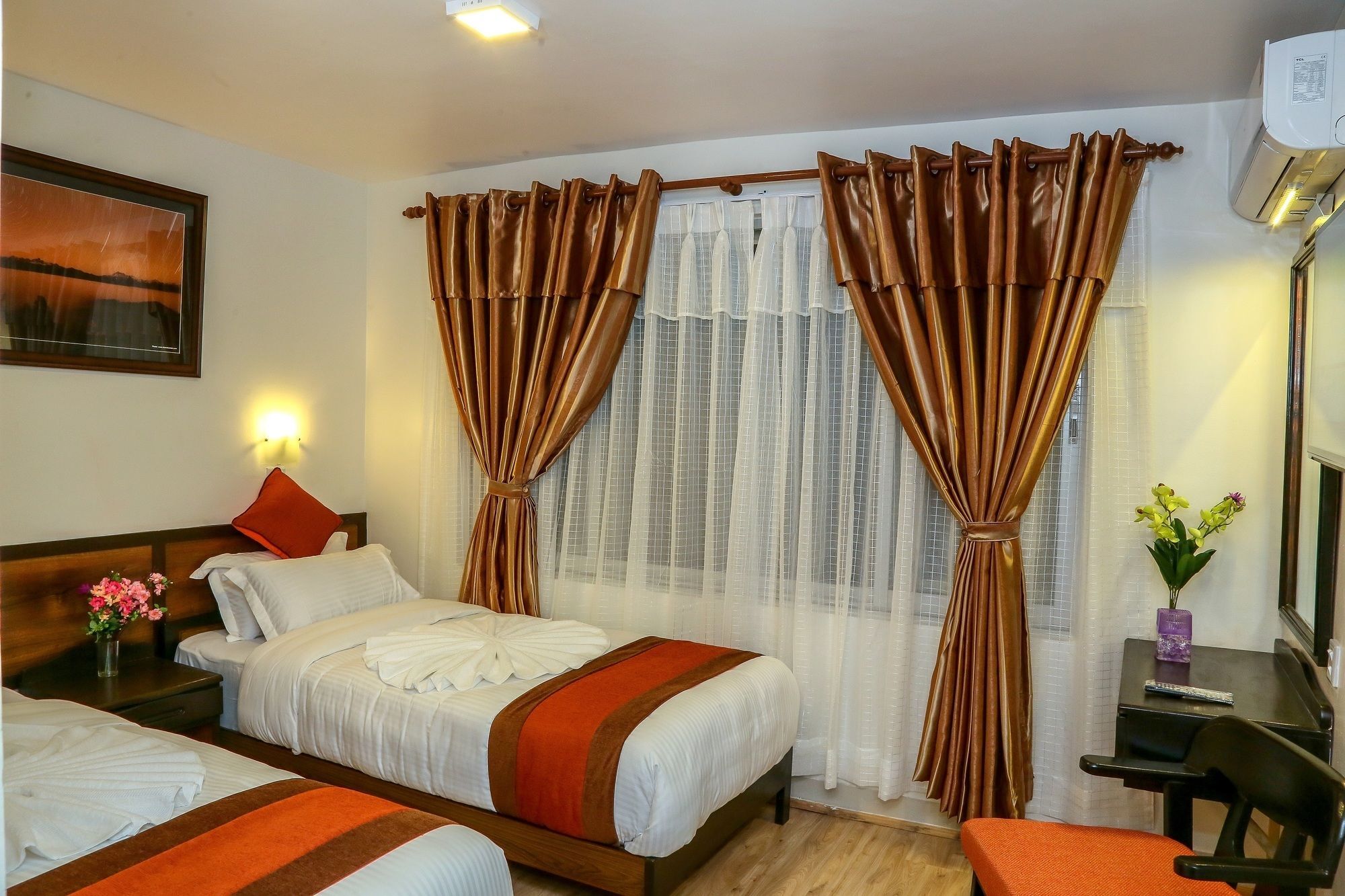 Hotel Himalayan Oasis Катманду Екстериор снимка