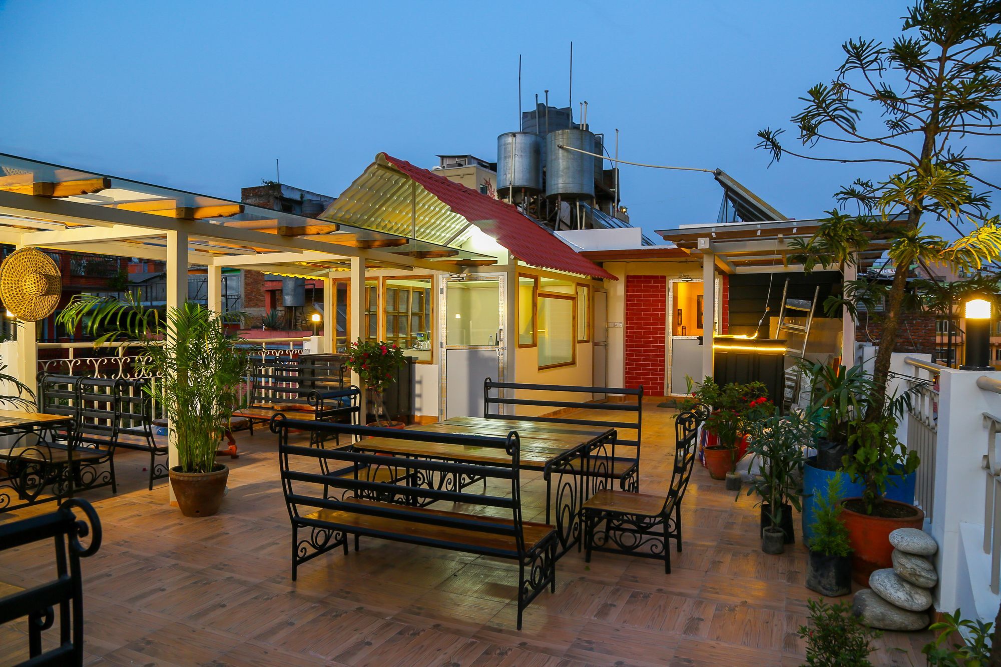Hotel Himalayan Oasis Катманду Екстериор снимка